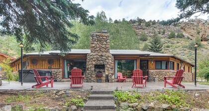 Charming Idaho Springs Retreat on Chicago Creek!