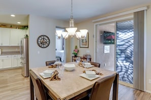 Interior - Mesa Oasis w/ Heated Pool, Hot Tub, & Grill! (Mesa)