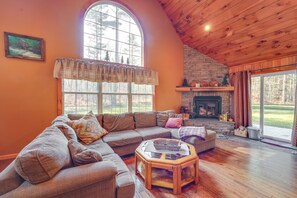 House (2 Bedrooms) | Interior - Greig Getaway Near Brantingham Lake & Ski Resort (Brantingham)