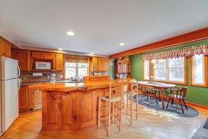 House (2 Bedrooms) | Interior - Greig Getaway Near Brantingham Lake & Ski Resort (Brantingham)