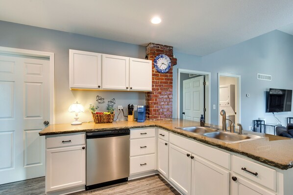 House (2 Bedrooms) | Interior