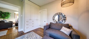 Peninsula Paradise - Walk to Hiking & Shopping!