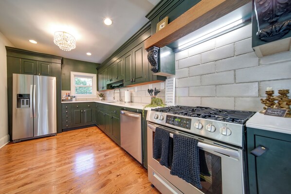 House (5 Bedrooms) | Interior - Peninsula Paradise - Walk to Hiking & Shopping! (Peninsula)