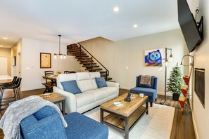 Apartment (3 Bedrooms) | Interior - Ski-in/ski-out Granby Getaway w/ Fire Pit! (Granby)