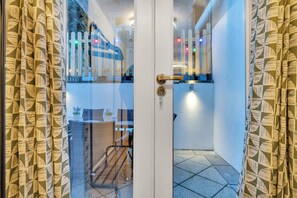 Interior - Beach Hut Hideaway | By My Getaways (Brighton)