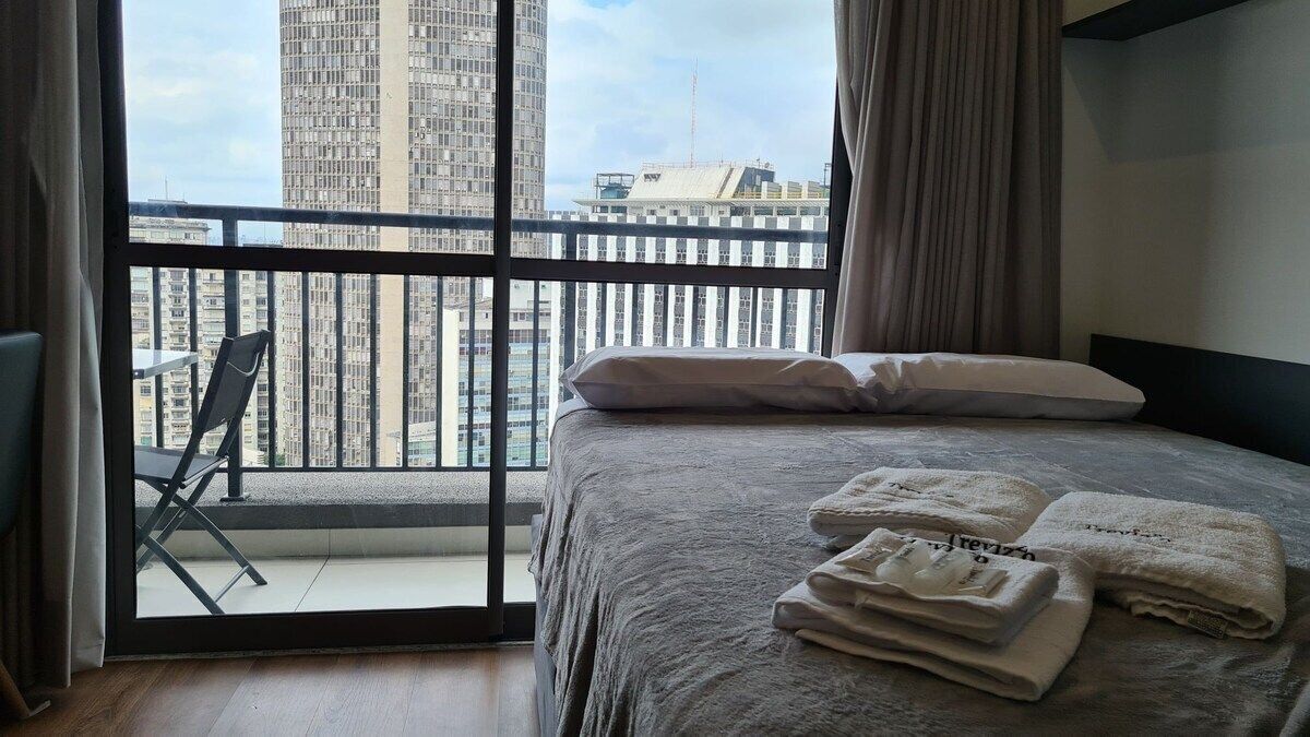 Apartamento executivo, 1 cama de casal, vista para a cidade, no andar executivo | 1 quarto, Wi-Fi de cortesia, roupa de cama