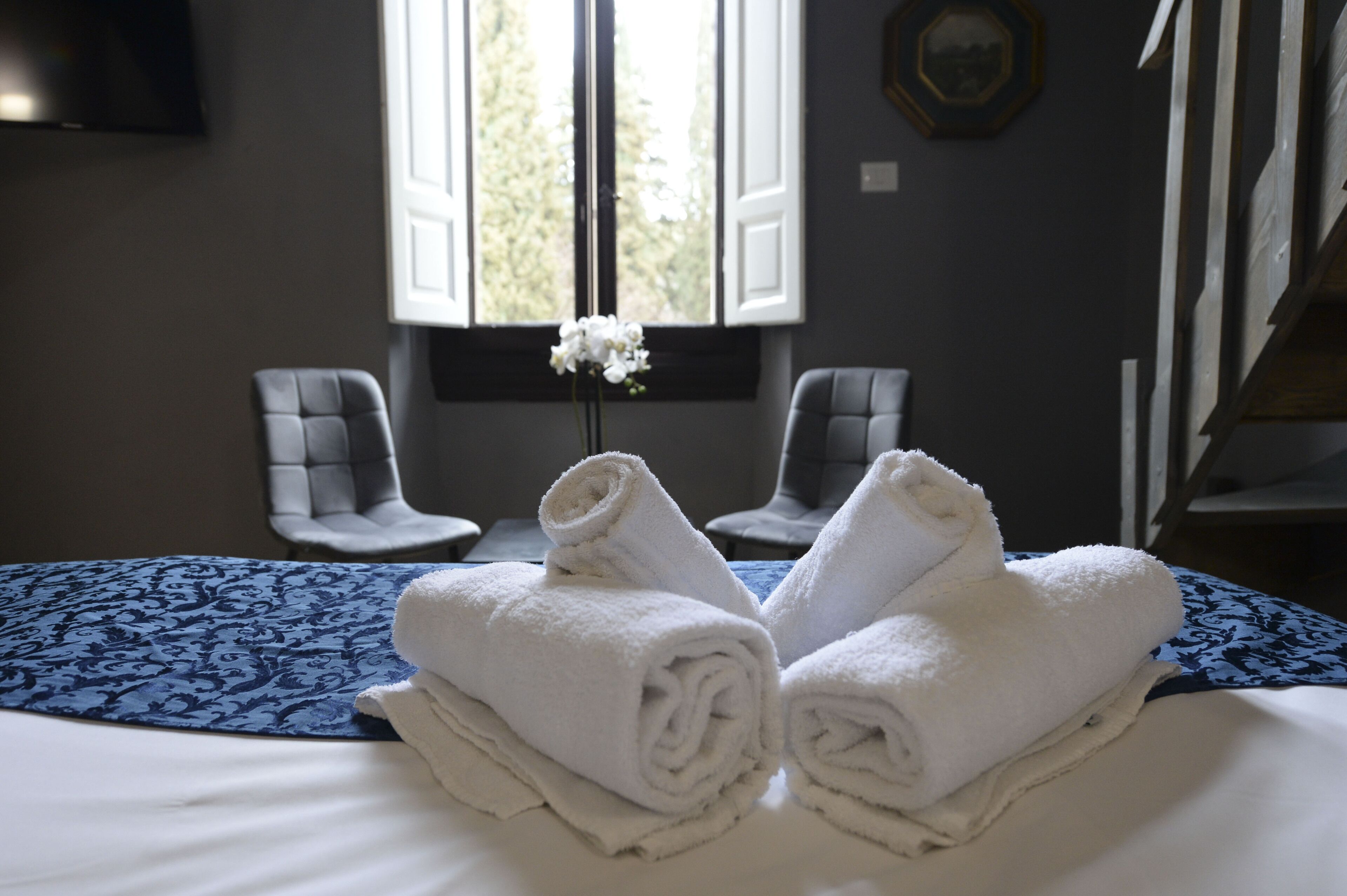 デラックス 4 人部屋 | 低刺激性寝具、ミニバー、セーフティボックス (室内)、WiFi (無料)