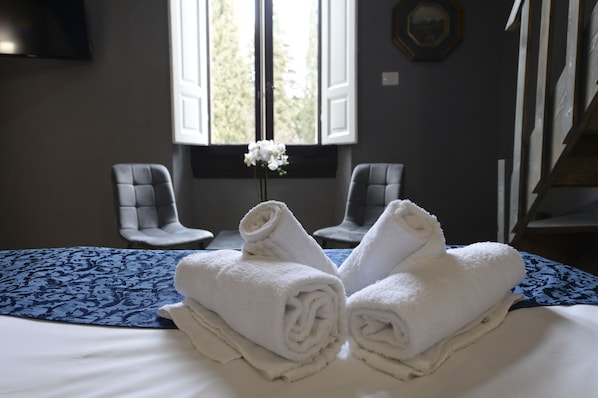 Literie hypoallergénique, minibar, coffres-forts dans les chambres