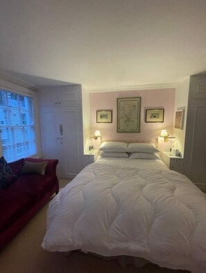 Eenvoudig huis, Meerdere bedden | 4 slaapkamers, een laptopwerkplek, een strijkplank/strijkijzer