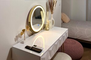 2 chambres, bureau, fer et planche à repasser, Wi-Fi gratuit