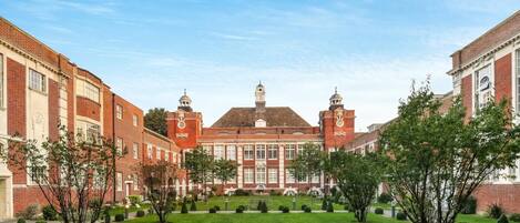 Basic Apartment, 1 King Bed | Exterior