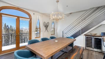 Condo, 4 habitaciones | Restaurantes