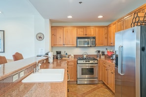 Condo, 1 Bedroom | Private kitchen | Fridge, oven, coffee/tea maker, toaster