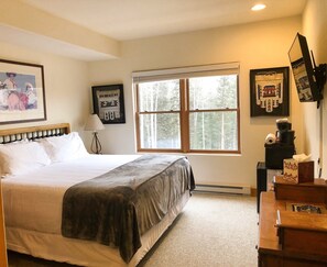 Condo, 3 Bedrooms