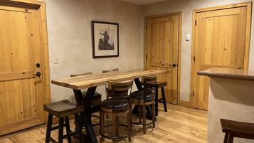 Condo, 1 Bedroom | Interior