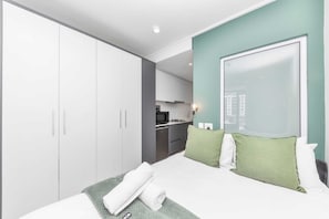 Basic Apartment, 1 Queen Bed