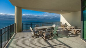 Condo, 4 quartos | Opções para refeição ao ar livre