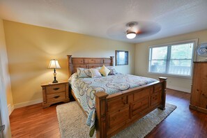 Condo, 2 Bedrooms