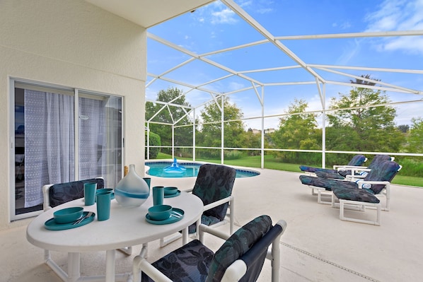 Villa, 4 Bedrooms | Outdoor dining