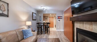 Premium Unit 3519- Fraser Crossing/founders Pointe 1 Bedroom Condo