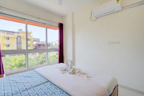 2 bedrooms, iron/ironing board, WiFi, wheelchair access