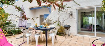 Relaxation and sharing at "Sables d'Or"