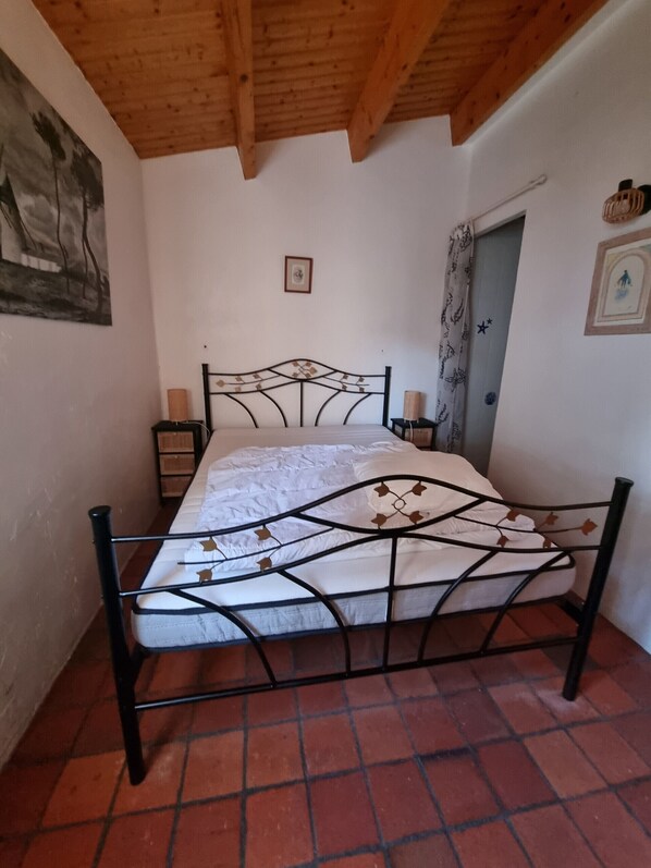 3 Schlafzimmer, Bügeleisen/Bügelbrett
