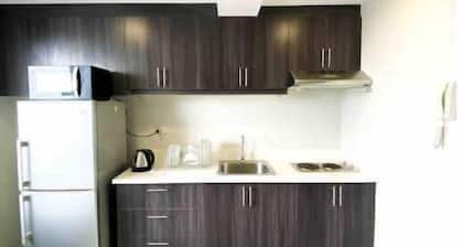 2BR in Gilmore near Robinsons Magnolia w/ Parking