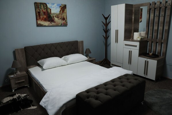 Quarto casal básico | Wi-Fi de cortesia