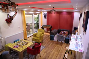 Trang thiết bị bếp chung