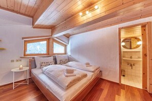 Deluxe Apartment | 3 bedrooms, soundproofing, free WiFi - Marys Holiday Penthouse (Saalbach-Hinterglemm)