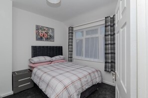 4 bedrooms, free WiFi, bed sheets