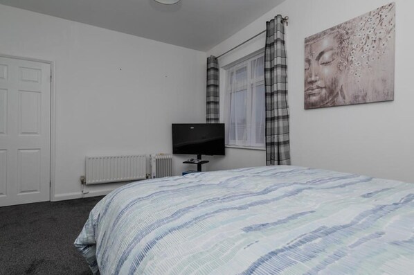 4 bedrooms, free WiFi, bed sheets