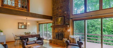 Télévision, cheminée