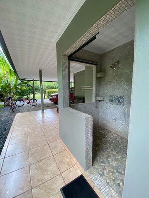 Property grounds - 2 Room Family Home in Bahia, Gated, walking distance to National Park (Bahia Ballena)