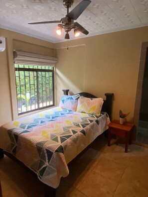 2 bedrooms, WiFi, bed sheets - 2 Room Family Home in Bahia, Gated, walking distance to National Park (Bahia Ballena)