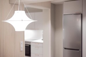 Fridge, stovetop, dishwasher - Royal Roi Apartments (Rovaniemi)