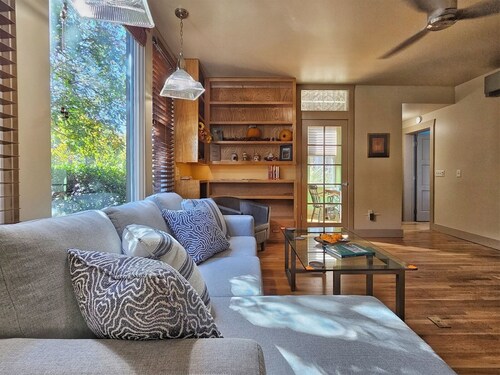 Downtown Luxury Apartment in Waynesville Experience Elegance and Adventure