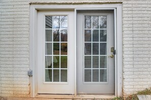Exterior detail - Pet-Friendly Lanham Getaway w/ Community Pool! (Lanham)