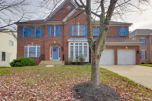 Exterior - Pet-Friendly Lanham Getaway w/ Community Pool! (Lanham)