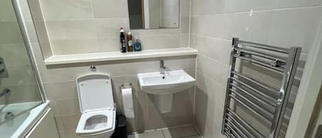 Douche, serviettes fournies