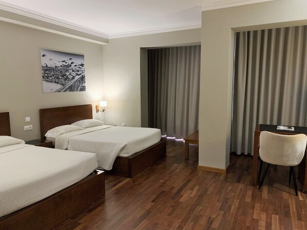 Bureau, chambres insonorisées, Wi-Fi gratuit