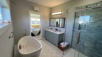 Shower, free toiletries, hair dryer, towels