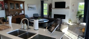 Bela Vista Getaway - Water views,  Dreamy Sunsets and Star Gazing. Pet-Friendly!