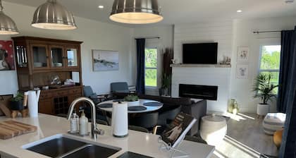 Bela Vista Getaway - Water views, Dreamy Sunsets and Star Gazing. Pet-Friendly!