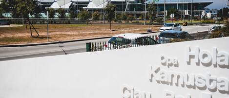 المنشأة من الخارج