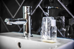 Dubbelrum | Badrum | Gratis toalettartiklar