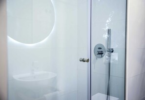 Trippelrum | Badrum | Gratis toalettartiklar