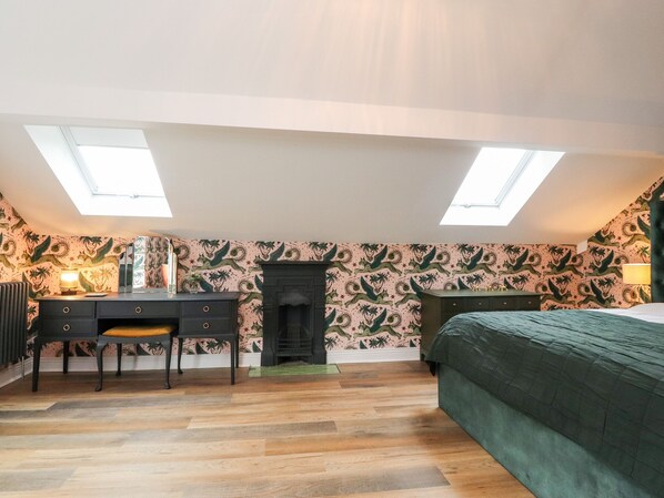 8 bedrooms, individually decorated, individually furnished