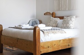 2 bedrooms, free WiFi, bed sheets